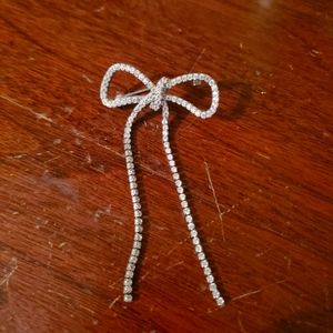 Bow pin